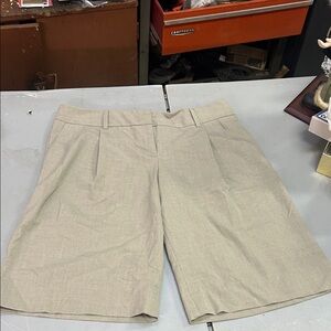 Isaac Mizrahi Womens size 12 Light Tan Women's Bermudas